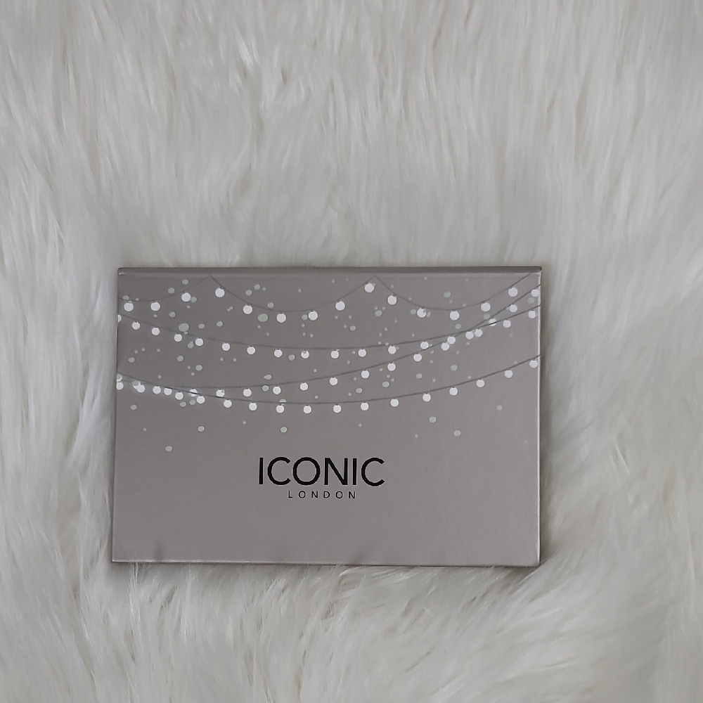 ICONIC London Gray and White Makeup Palette